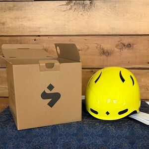 Sweet Protection- Wanderer II Whitewater Kayak Packraft Helmet